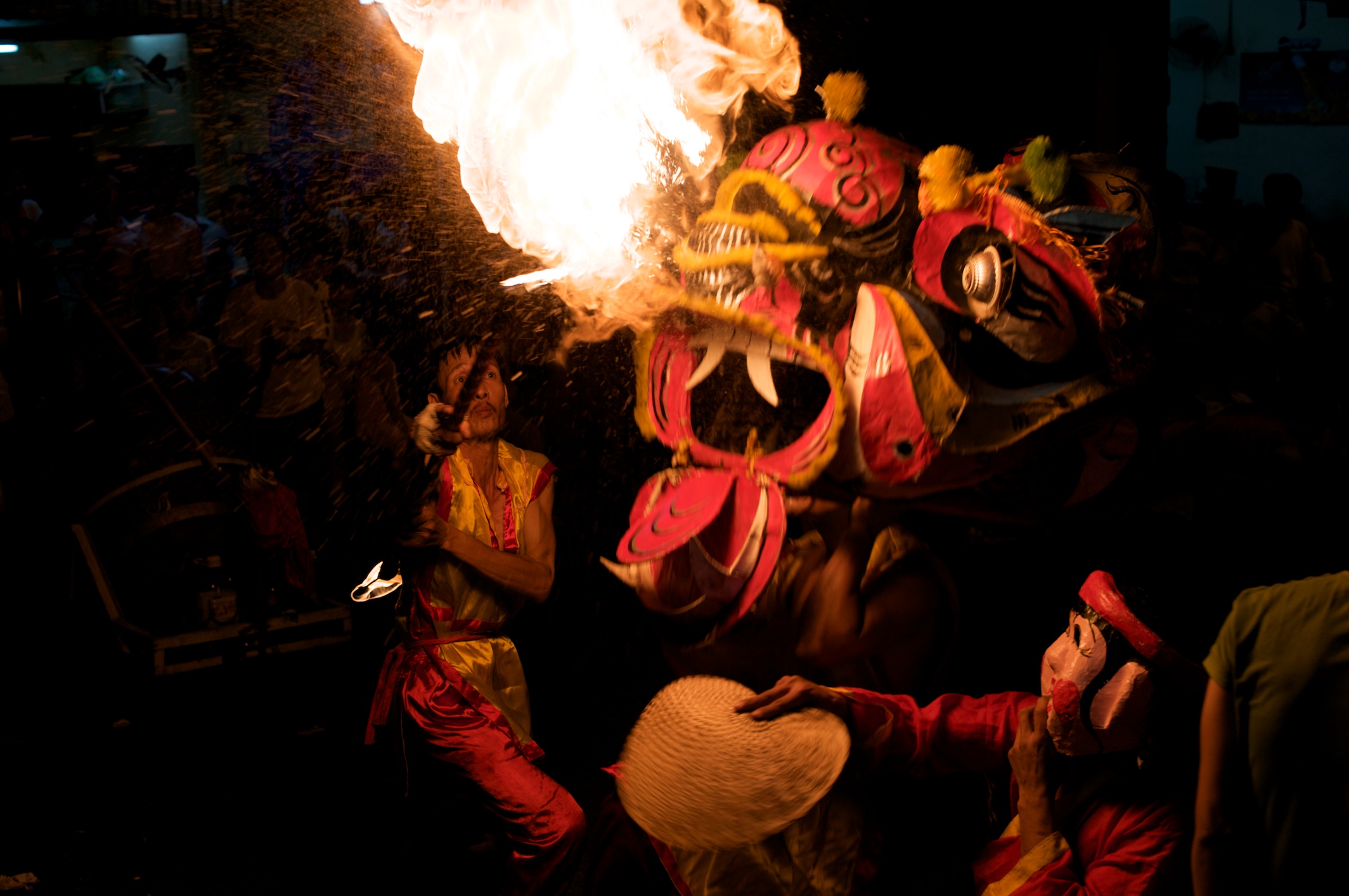 Tết Trung Thu - the dragon spitting fire!